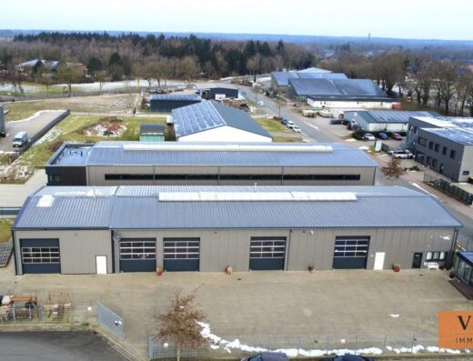 Gepflegte Gewerbehalle mit Büro und fünf Toren in Neerstedt!