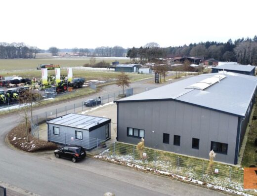 Gepflegte Gewerbehalle mit Büro und fünf Toren in Neerstedt!