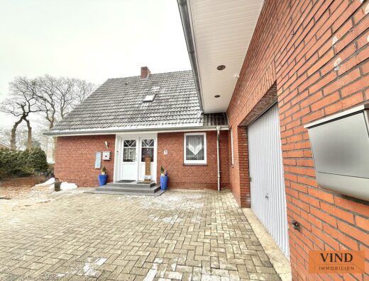 Zweifamilienhaus mit großem Grundstück in Westoverledigen!